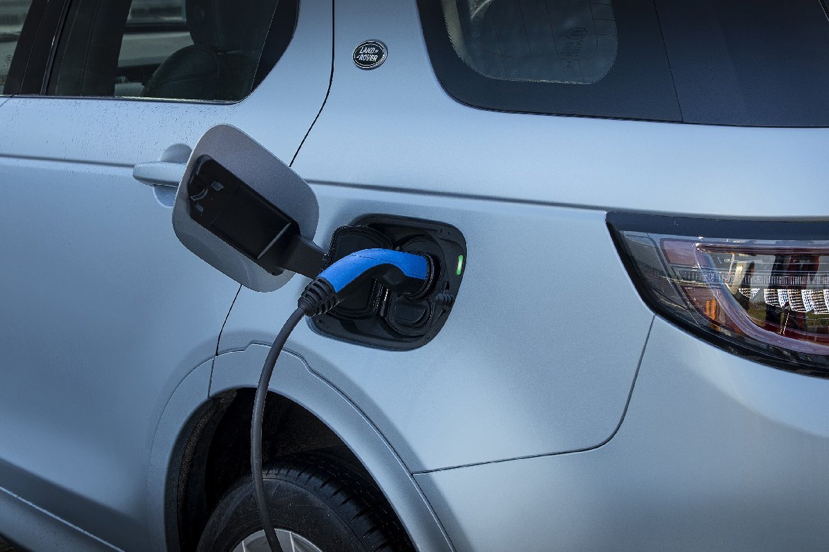1600846311_yeni_discovery_sport_plug_in_hybrid___arj.jpg