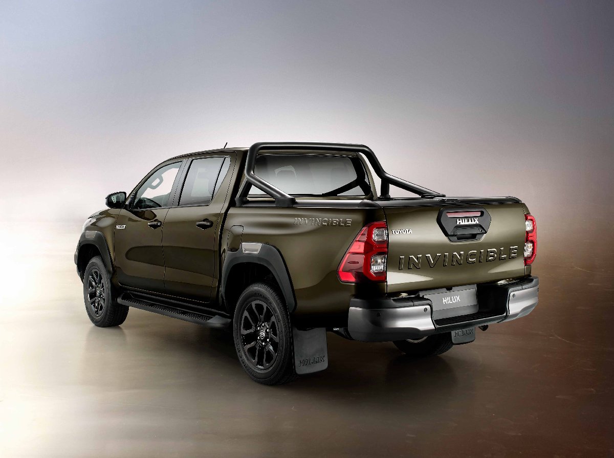 hilux3-4back-kopya.jpg