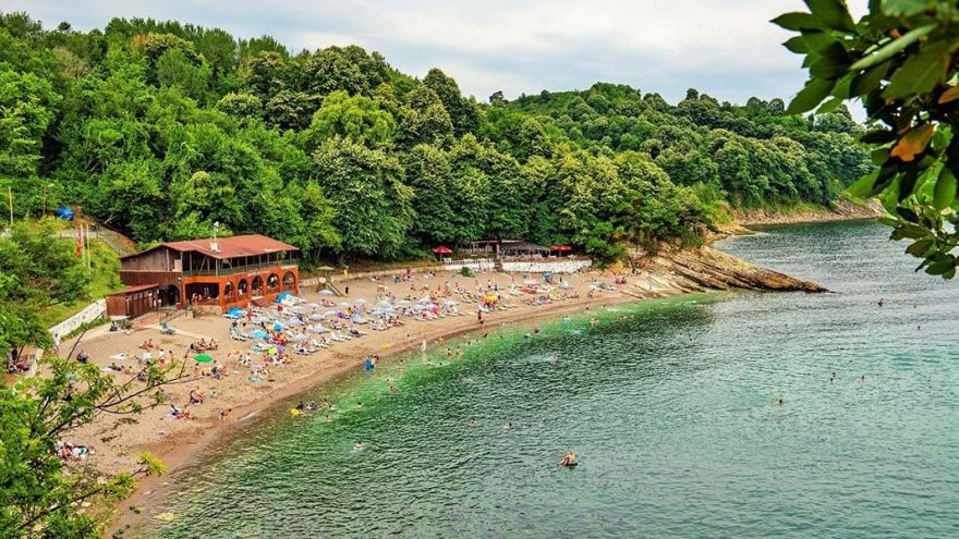Mavi ile yeşilin buluşma noktası: Ceneviz Kalesi