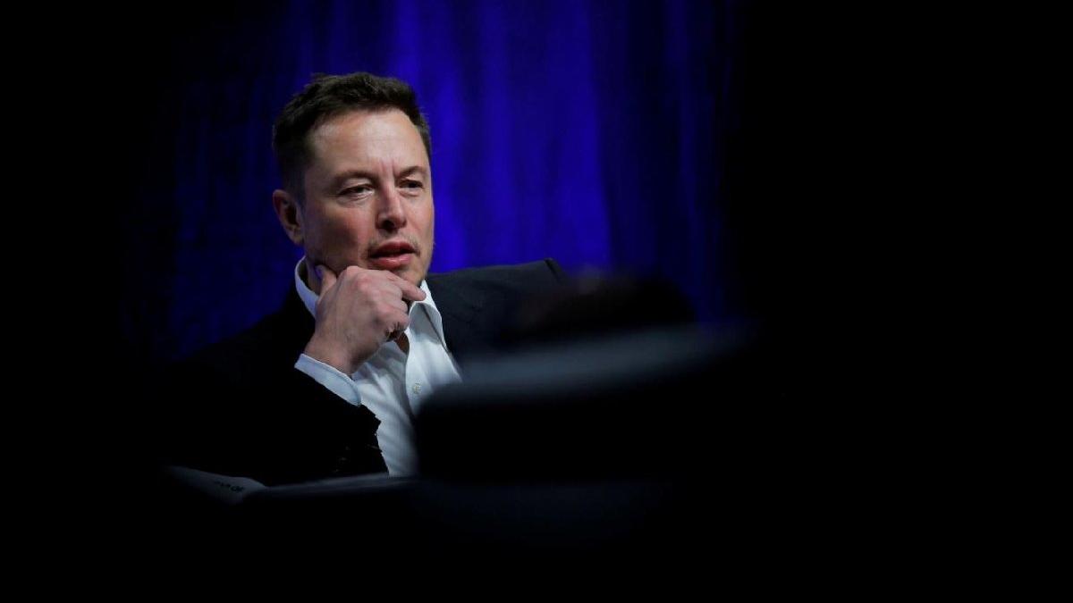 Elon Musk's Covid-19 Vaccine Decision