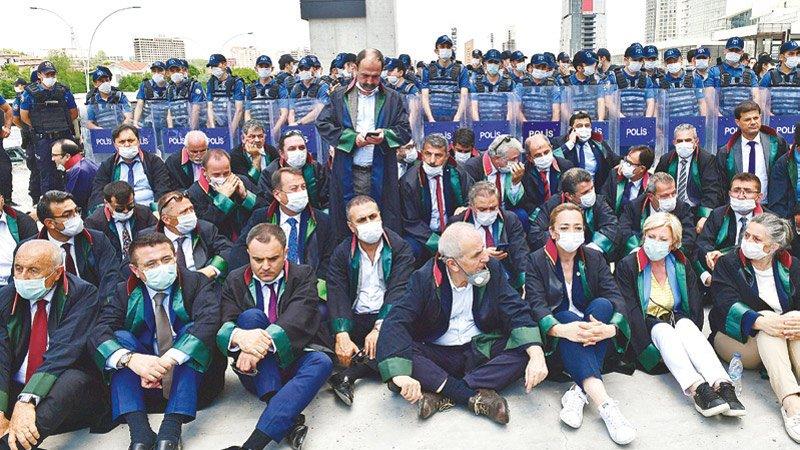 Parti kongresi serbest baro seçimleri yasak