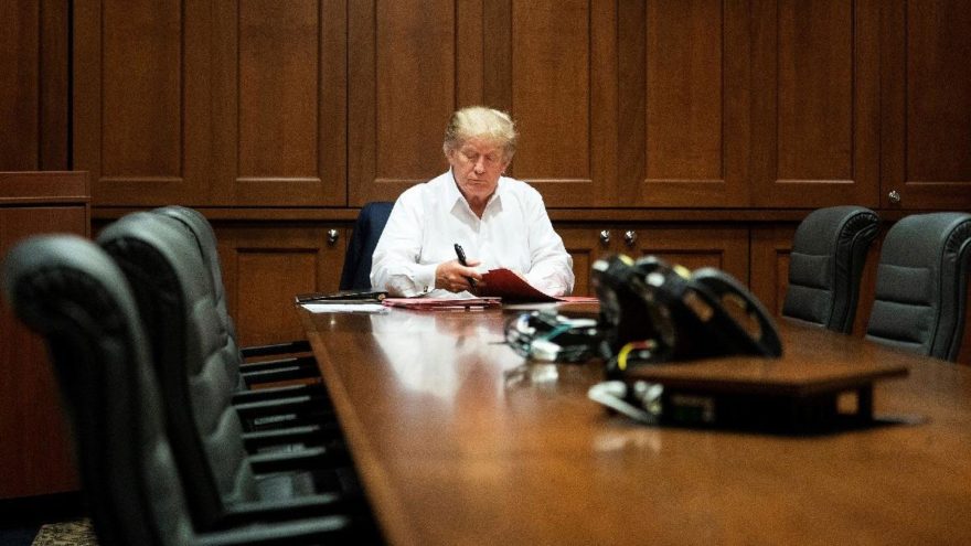 Trump’ın yakın çevresi de Covid-19 oldu