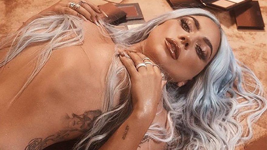 Lady Gaga’dan kendi markası için üstsüz tanıtım! Ürünler gölgede kaldı