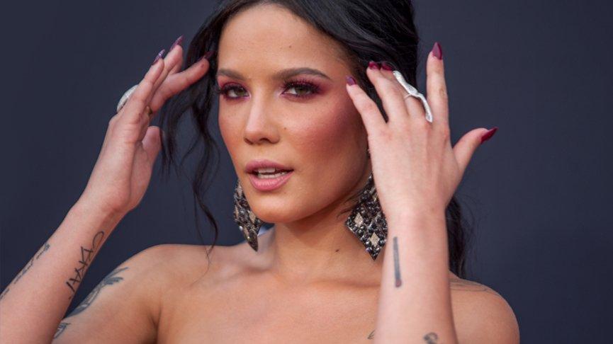 Halsey’den Türkçe paylaşım