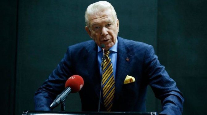 Buyuk Ilgi Ugur Dundar In Yeni Kitabi Ilk Haftada Tukendi Son Dakika Haberleri