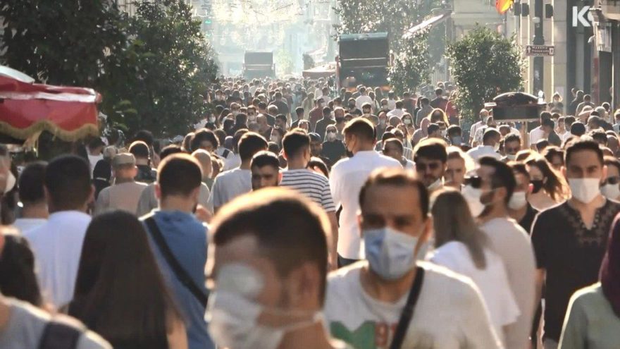 Kimse coronayı umursamadı! Akın ettiler