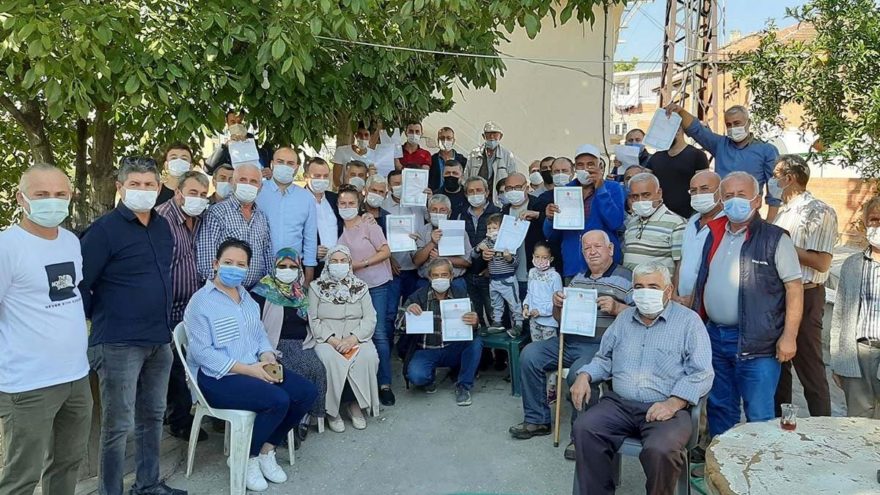 Törenle verilen tapuları davayla geri alıyorlar
