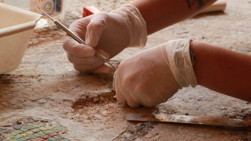 Balatlar kazısında, Zeugma’dakilere benzer mozaikler bulundu