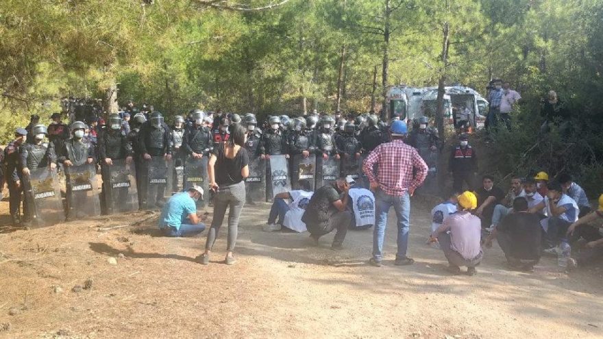 1 yıldır maaş alamayan madencilere izin yok