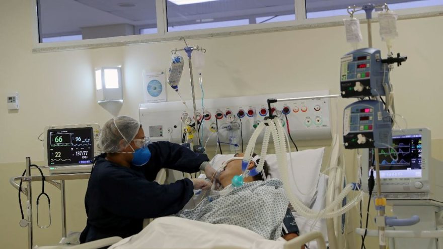Corona virüsü salgını: Rusya’da çifte rekor kırıldı