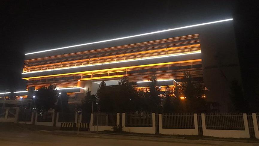 Hukuksuzluğu ışık oyunlarıyla örtemezsiniz