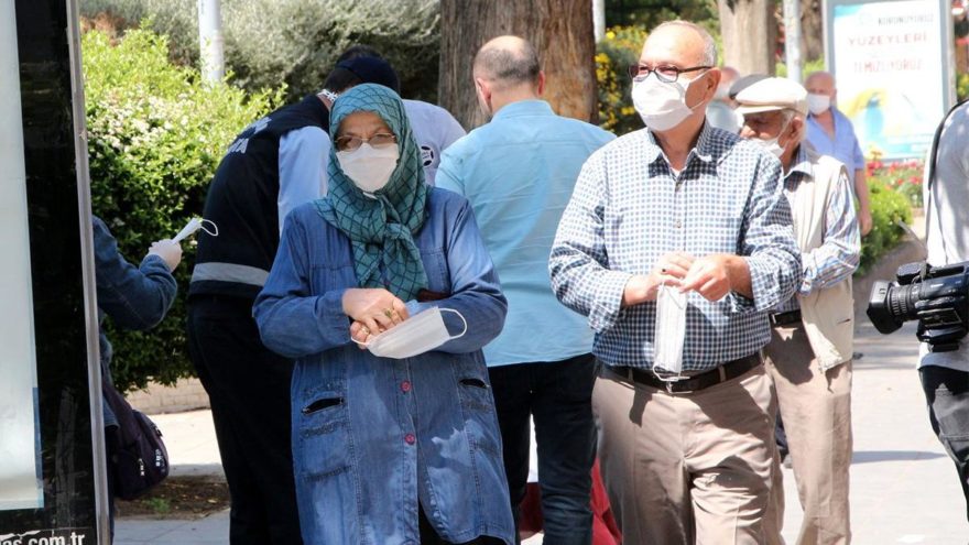 Corona nedeniyle misafirliğe gitmek yasaklandı