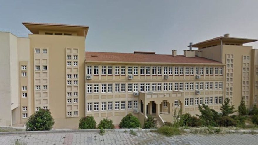 Mersin’de öğretmenlere mini etek incelemesi