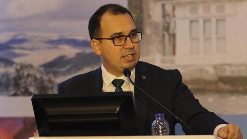 Bursa Eczacılar Odası Başkanı: Yaklaşık 800 bin doz aşı firmanın deposunda dağıtılmayı bekliyor