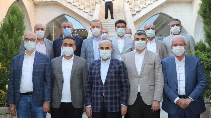Resmi toplantılara AKP’liler çağrıldı