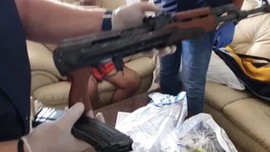 Kalaşnikoflu uyuşturucu şebekesine jandarma operasyonu