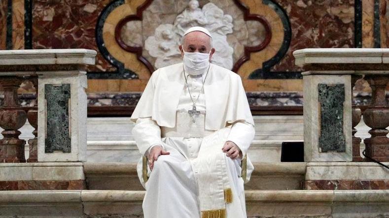 Eleştirilerin ardından Papa Francis ilk kez maskeyle görüntülendi