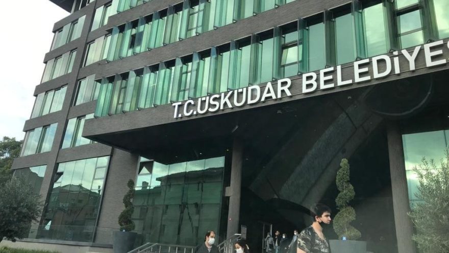 Üsküdar Belediyesi’nin tabelasına “TC” eklendi
