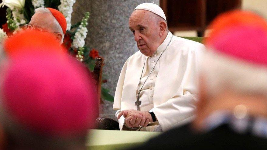 Papa Francis: Eşcinseller de aile kurma hakkına sahiptir
