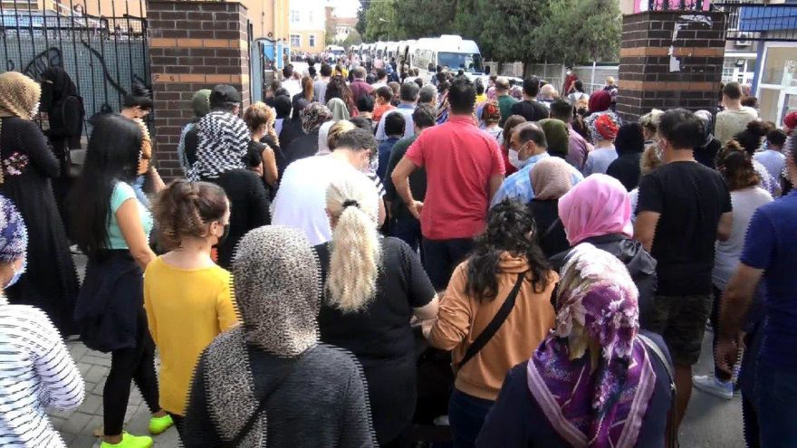 Okulların önünde endişelendiren görüntü