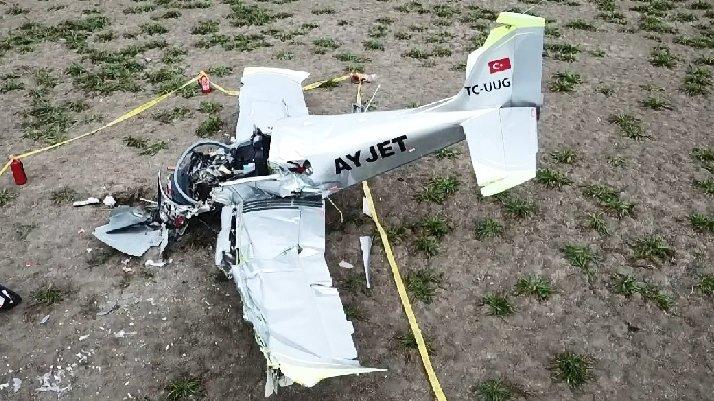 Düşen eğitim uçağının pilotu hayatını kaybetti