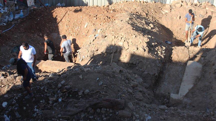 İnşaat kazısında tarihi duvarlara rastlandı