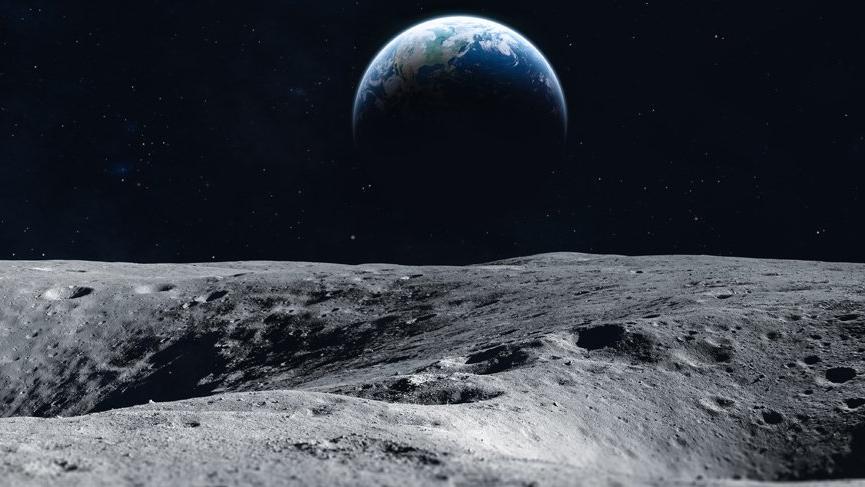 NASA'dan tarihi keşif: Ay'da bulunan su