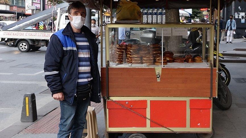 Mahalleli seyyar simitçisine sahip çıktı