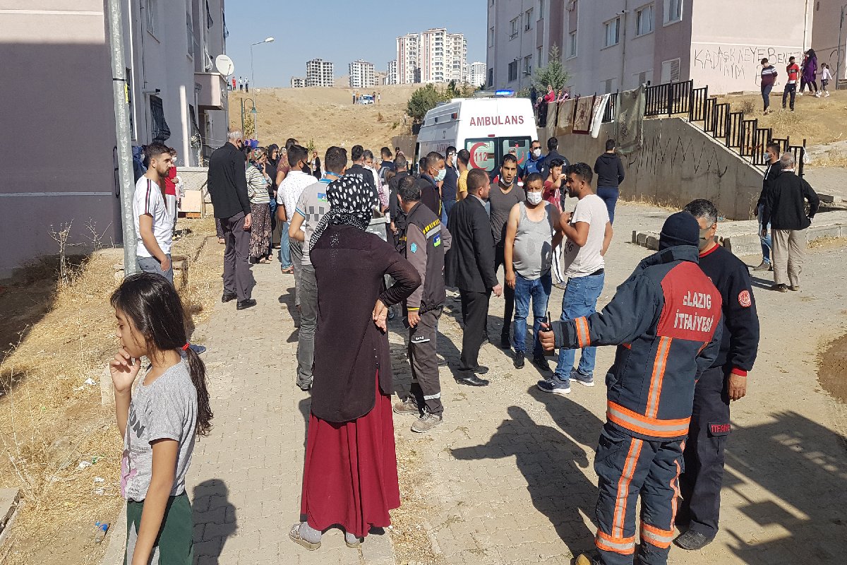 Elazığ’da yangın faciası 8 aylık bebek hayatını kaybetti Son dakika