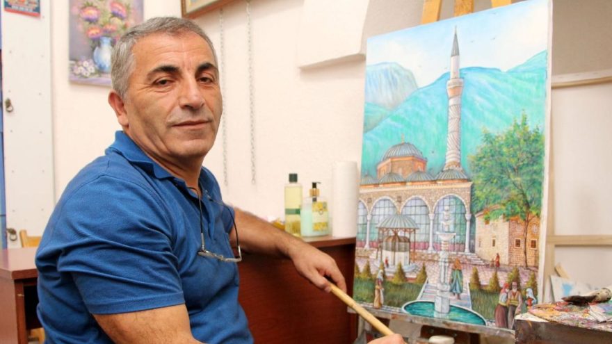 Hayatına resimle renk kattı