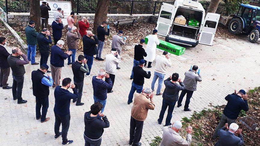 Baba taburcu oldu, oğlu coronadan öldü