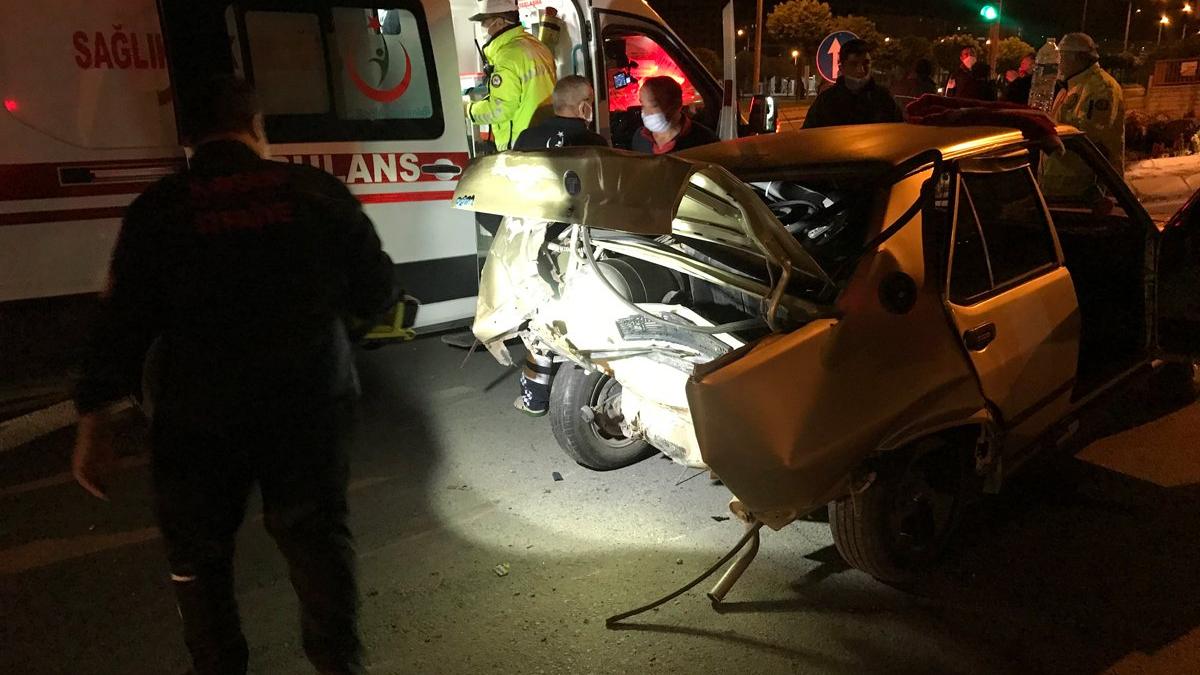 otomobildekileri olume terk edip