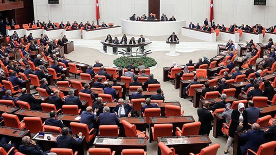 Son dakika… SGK ve vergi prim borçlarına yapılandırma yasalaştı