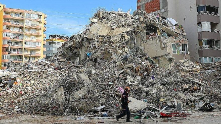 izmir depreminde hasar yaklasik 2