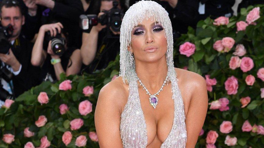 Jennifer Lopez kendi kozmetik markasını kurdu