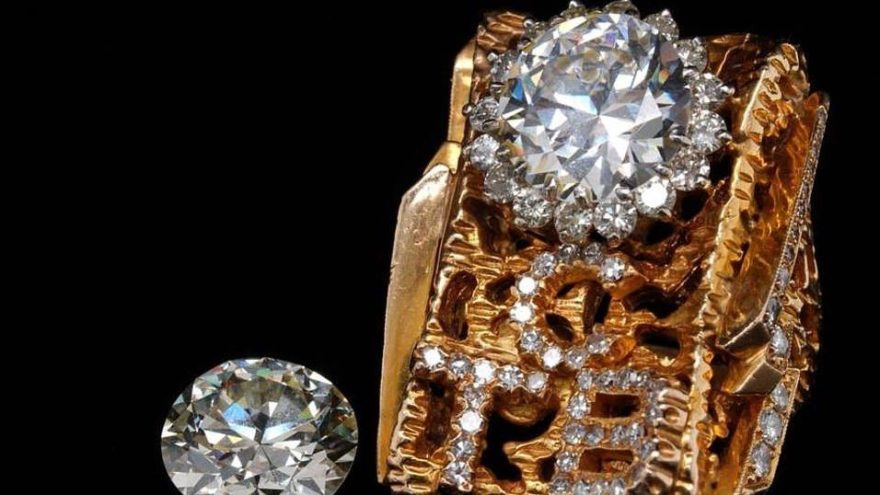 Efsanelerin eşyaları açık artırmada: Elvis’in yüzüğüne servet dökecekler