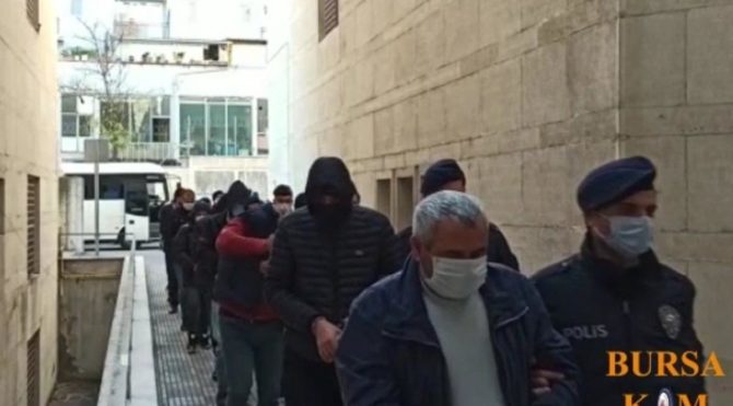 Dublörlü tapu dolandırıcıları yakayı ele verdi