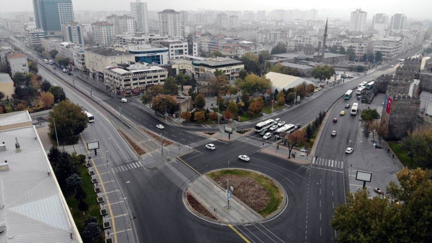 Vatandaşlar kısıtlamayı yanlış anladı, meydan boş kaldı