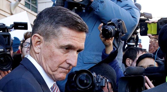 New York Times’tan çarpıcı iddia: Trump, Flynn’i affedecek