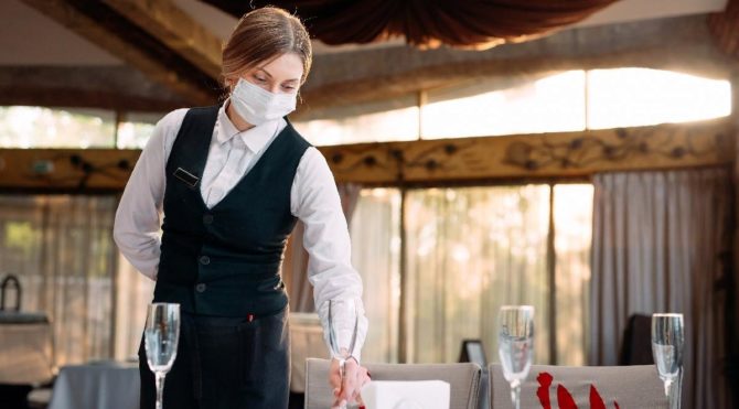 Lokanta ve restoranlar açık mı, çalışma saatleri belli mi?