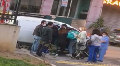 İstanbul’da hamile kadın hastane kapısında araçta doğum yaptı