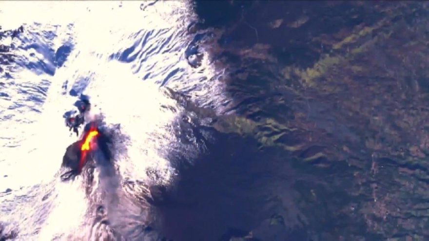 Etna Yanardağı faaliyete geçti: Uzaydan görüntülendi