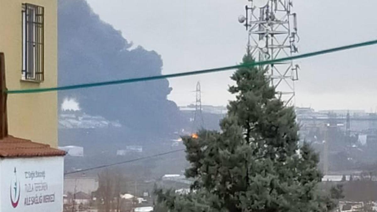 Tuzla Da Fabrika Yangini Son Dakika Haberleri