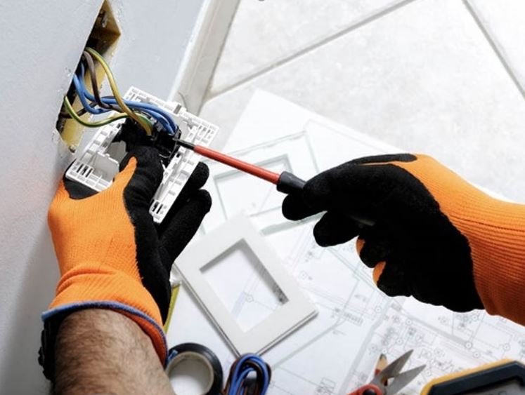 Elektrik tesisatlarında gerçekleşen 1.700 adet arızayı giderdi.