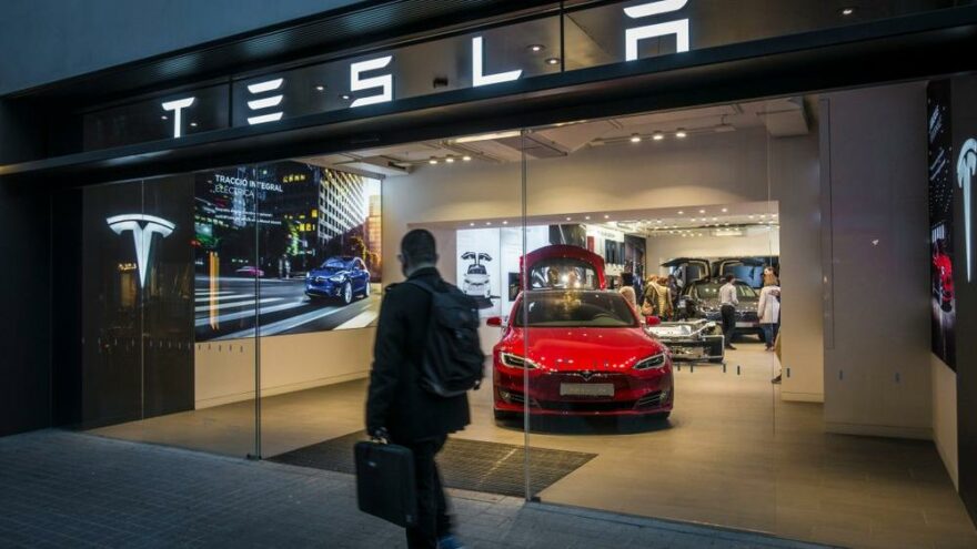 Tesla’dan ön sipariş indirimi