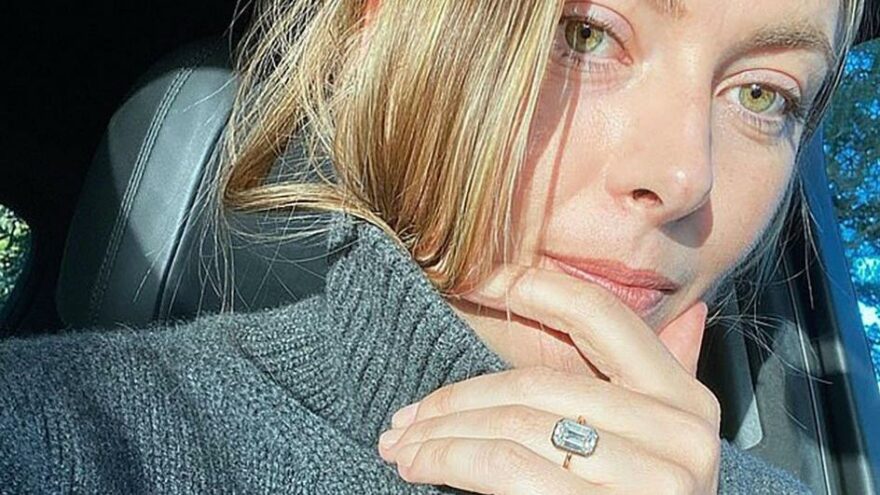 1 813 Begenme 21 Yorum Instagram Da Burcu Okut Burcuokutjewellery En Begenilen Pirlanta Tektas Modelimizi Bu Kez Komple Rose Altin Il Alyans Taki Yuzuk