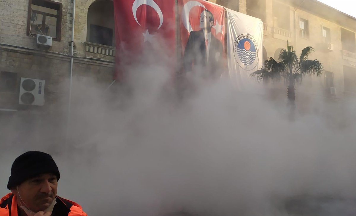 Mersin B&uuml;y&uuml;kşehir Belediyesi&rsquo;nde korkutan patlama - Resim : 1