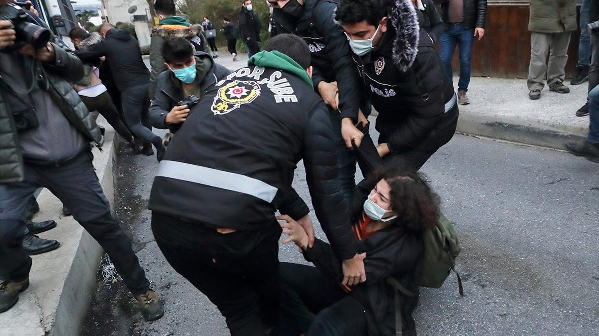 8 people arrested for 'social media' in connection with the Boğaziçi protests