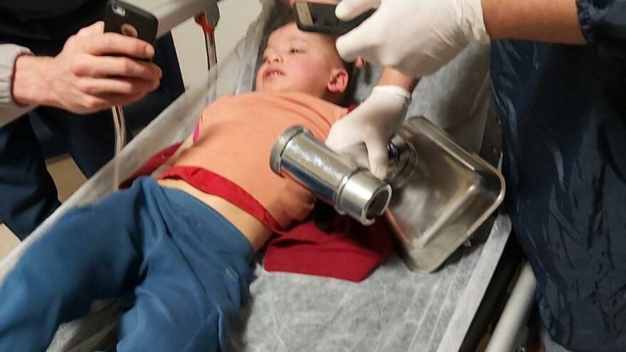 Üç yaşındaki çocuk elini kıyma makinesine kaptırdı