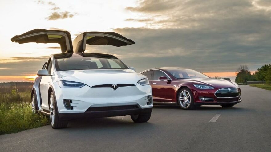Tesla 135 bin aracını geri çağırıyor